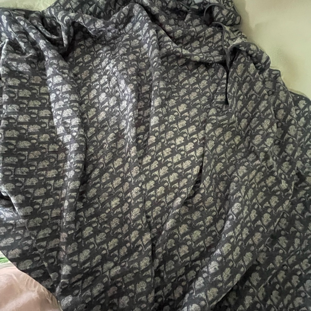 Dior Cashmere shawl Scarf. - Picture 13 of 16